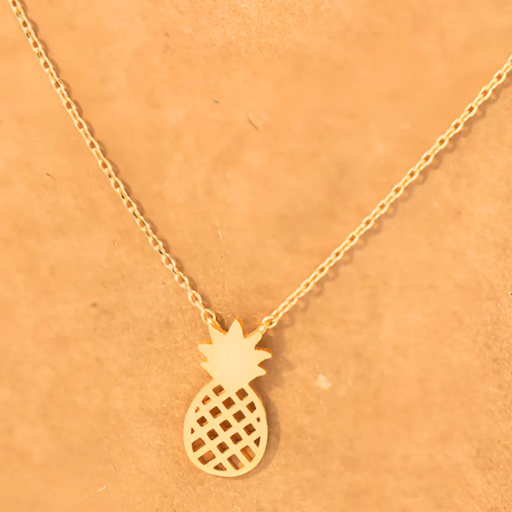 Pineapple cutout pendant detail in 18k gold – gold pineapple pendant necklace