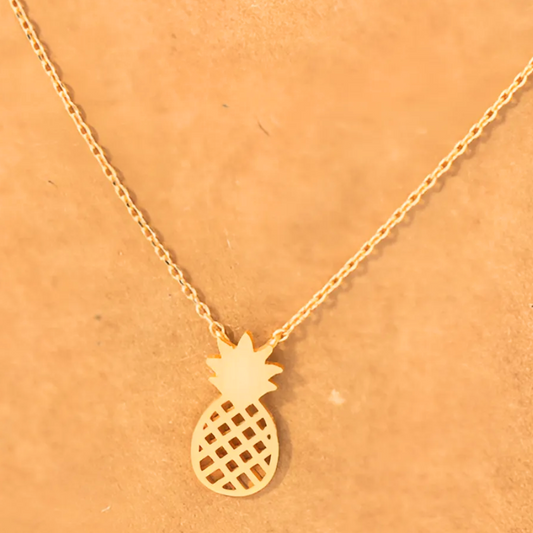 Pineapple cutout pendant detail in 18k gold – gold pineapple pendant necklace